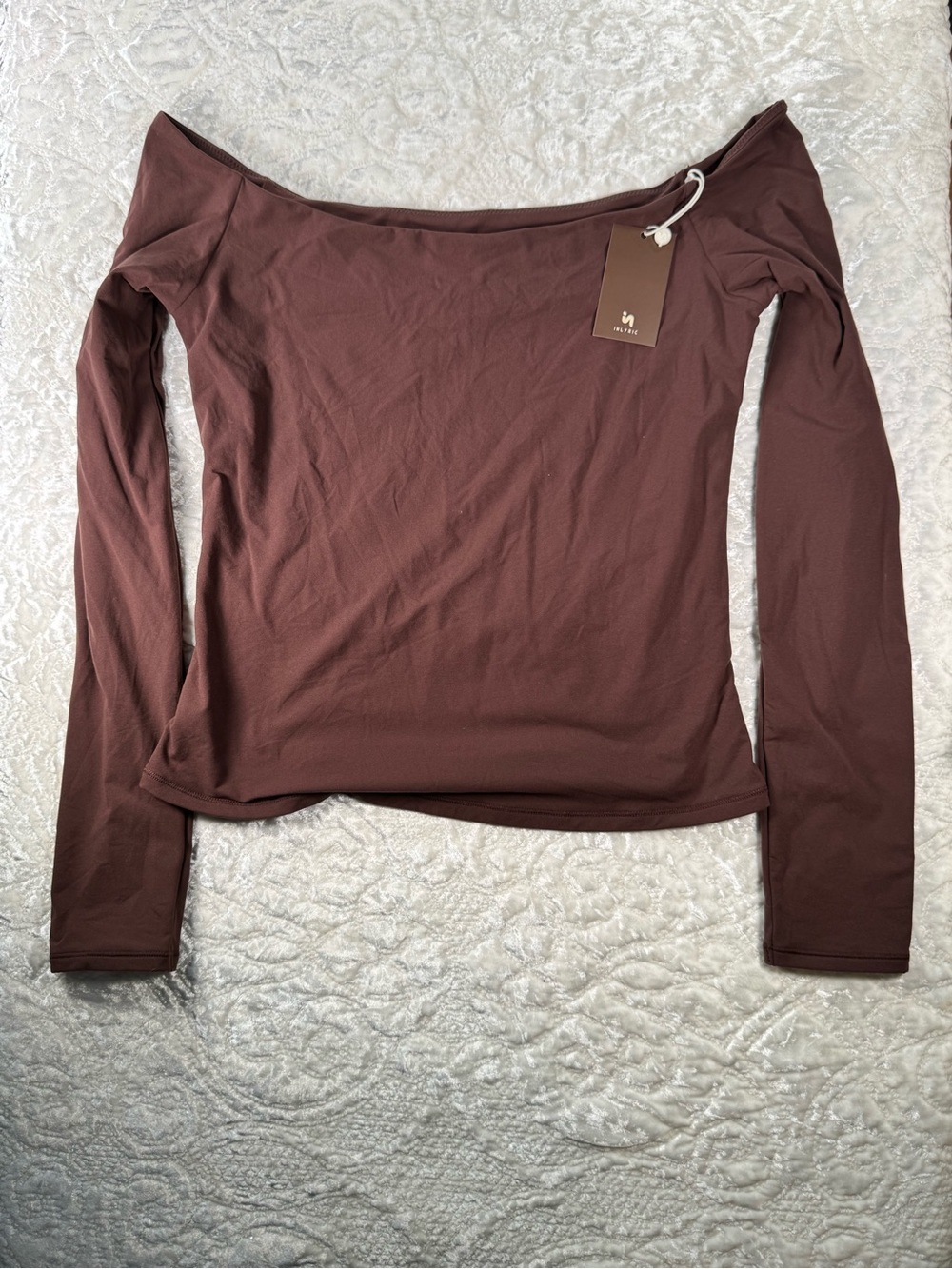 NWT Inlyric Off-Shoulder Long Sleeve Top in Brown